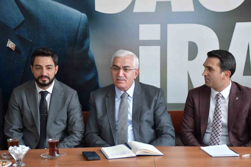 Sarıkamış’ta AK Parti Saha Çalışması.. Milletvekili Mehmet Emin Öz Esnafın Taleplerini Dinledi!