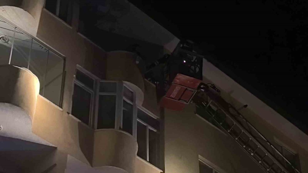 Palandöken’de Apartman Yangını Paniğe Neden Oldu.. Üst Katlar Boşaltıldı!