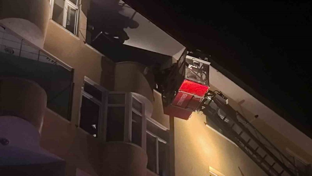 Palandöken’de Apartman Yangını Paniğe Neden Oldu.. Üst Katlar Boşaltıldı!