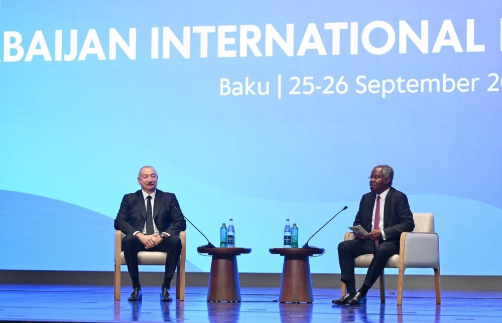 Bakü’de 2. Yatırım Forumu Sona Erdi.. 23 Anlaşma 10,8 Milyar Dolarlık Yatırım Paketi!