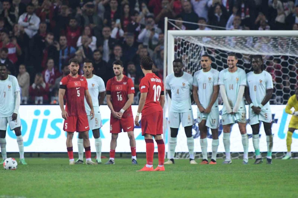 Türkiye Fransa Karşısında Puan Alamadı.. Uluslar Ligi’ne Mağlubiyetle Başladı!