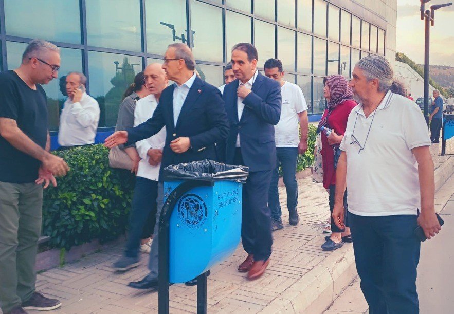 Veli Ağbaba Rahatsızlandı.. Başhekim Sağlık Durumuna İlişkin Açıklama Yaptı!