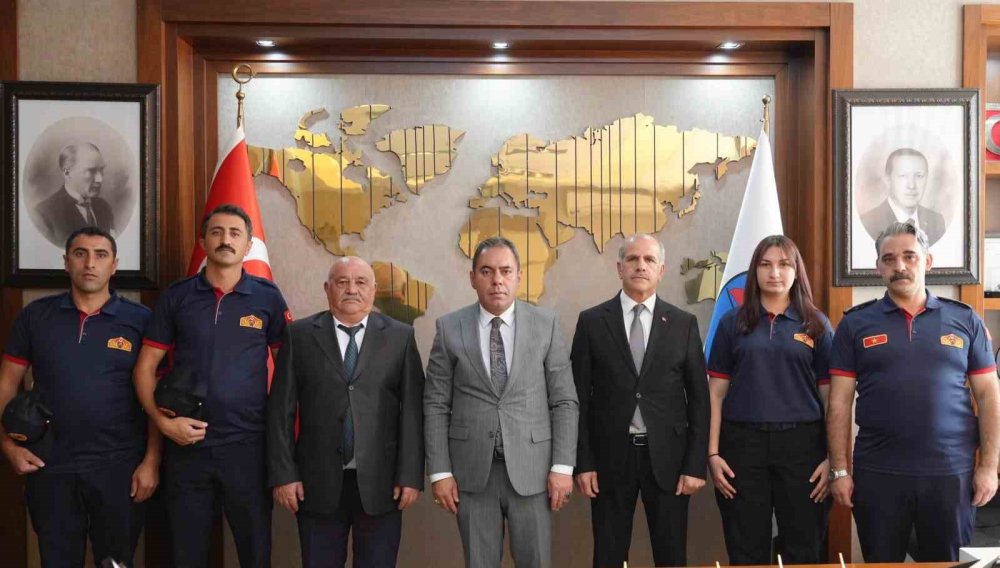 Kars’ta İ̇tfaiye Haftası Ziyareti: Başkan Senger İtfaiyecileri Ağırladı