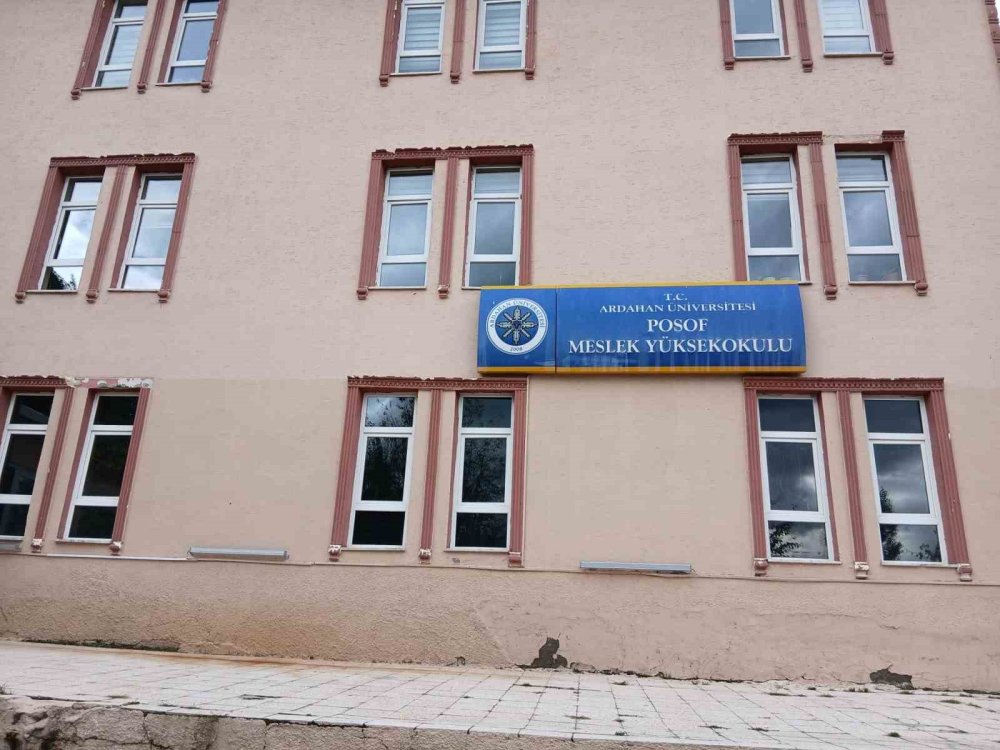Posof MYO’da Eğitime Ara Verildi.. Barınma Sorunu Öğrencileri Ardahan’a Yönlendirdi!