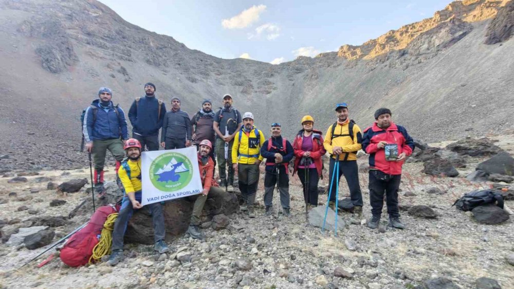 Tendürek Dağı’nın Volkanik Coğrafyasında Doğa Yürüyüşü