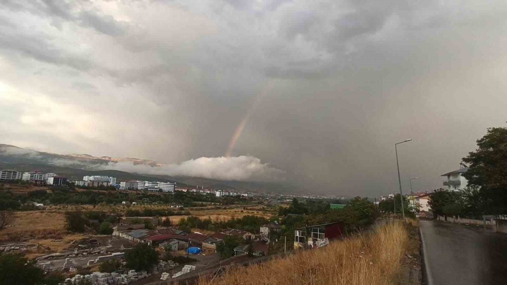 Bingöl'de Sağanak Sonrası Gökkuşağı Çıktı.. Yüksek Kesimlerde Dolu Etkili Oldu!
