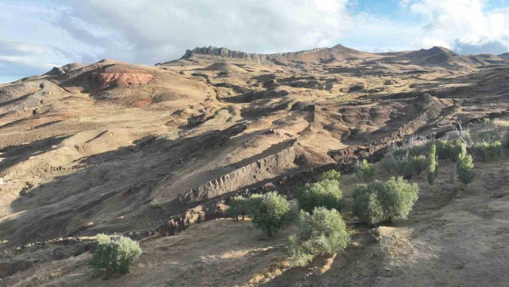 Doğubayazıt'ta Nuh'un Gemisi İddiası Araştırılıyor.. 360 Numune İncelenecek!