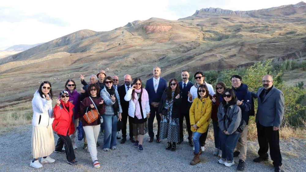 Doğubayazıt'ta Nuh'un Gemisi İddiası Araştırılıyor.. 360 Numune İncelenecek!