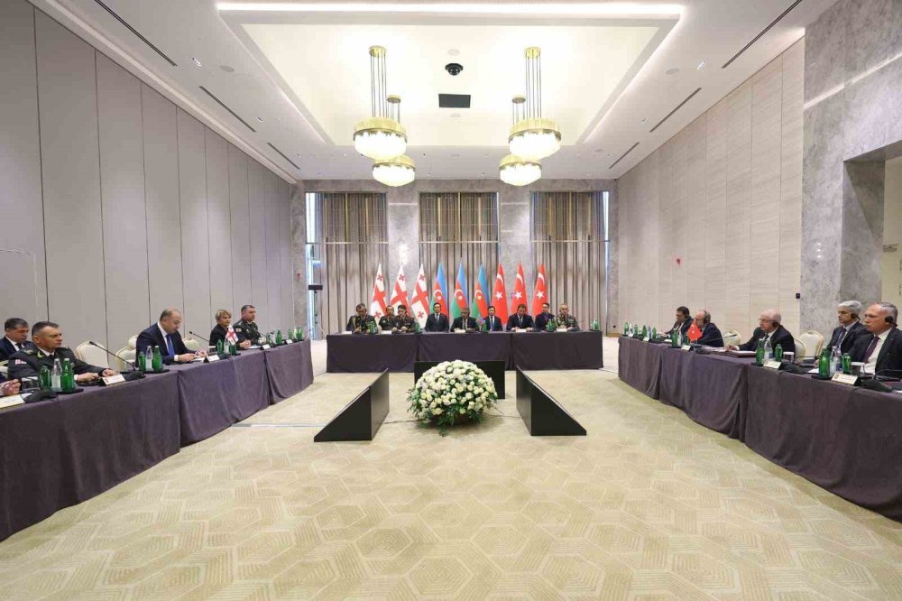 Şuşa'da Azerbaycan-Gürcistan-Türkiye Zirvesi.. Üçlü Savunma Bildirisi İmzalandı!