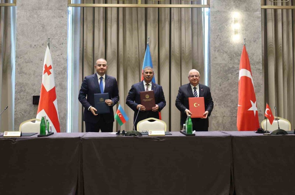 Şuşa'da Azerbaycan-Gürcistan-Türkiye Zirvesi.. Üçlü Savunma Bildirisi İmzalandı!
