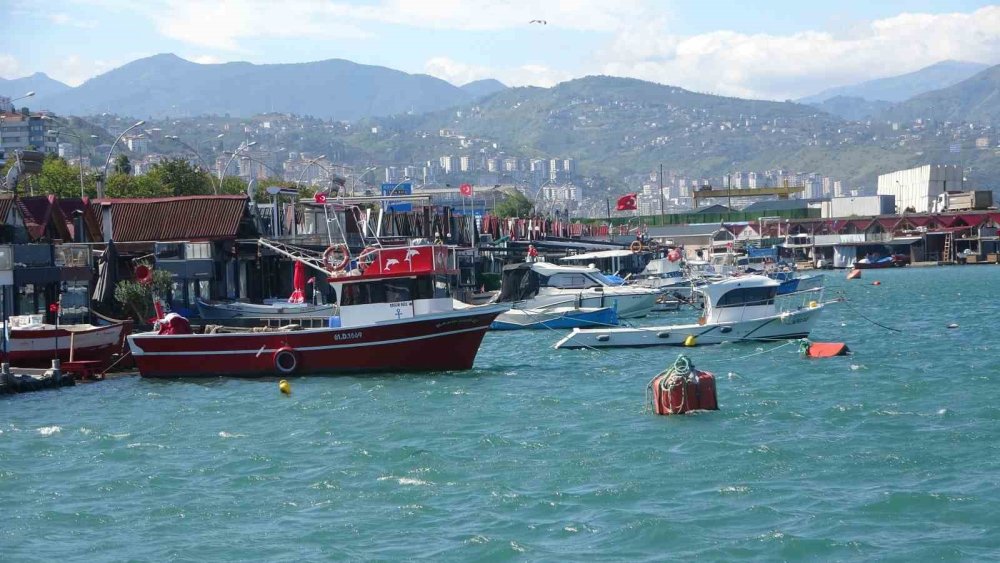 Doğu Karadeniz’de Fırtına Etkili Oluyor