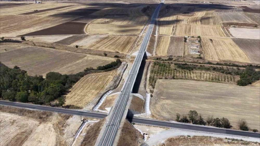 Halkalı-Kapıkule Demir Yolu Projesi.. Seyahat Süresi 4 Saatten 1,5 Saate Düşecek!