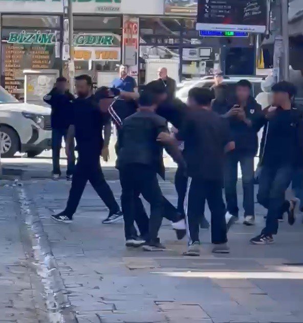 Iğdır’da Mağazada Kavga.. Bir Kişi Muşta ve Kesici Aletlerle Yaralandı!