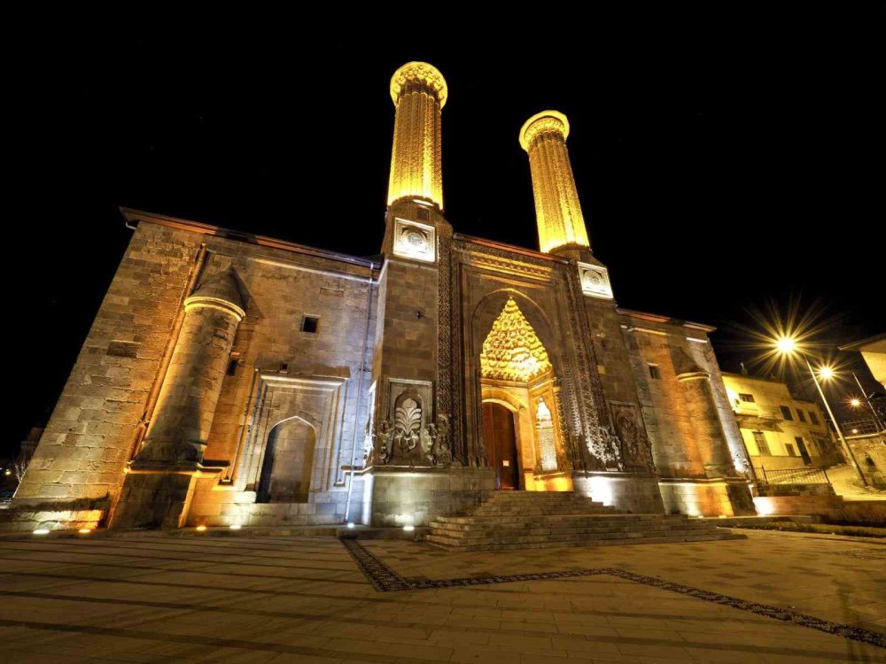 Erzurum’da Turizmde 8 Aylık Artış.. 428 Bin 563 Turist Konakladı, Hedef 600 Bin!