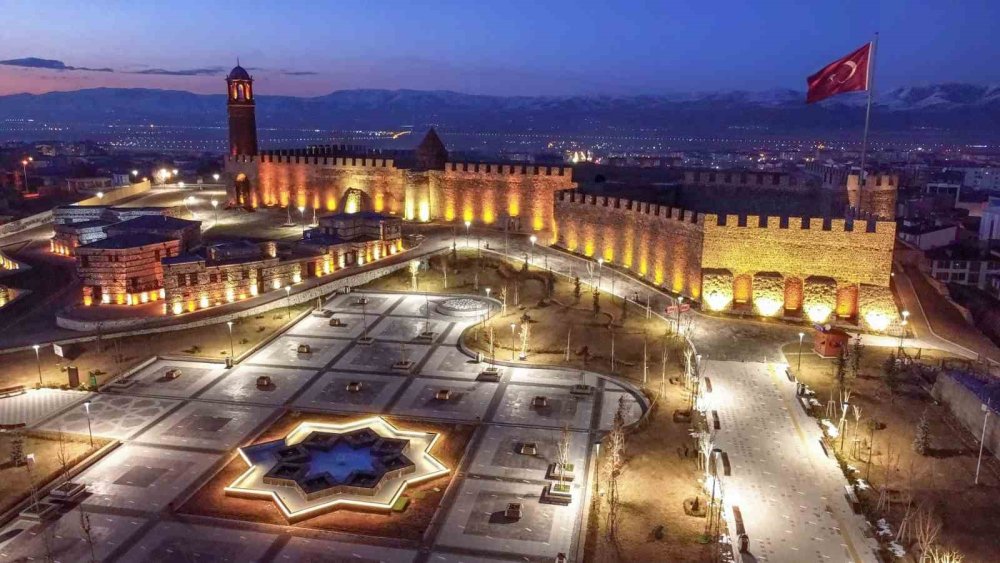 Erzurum’da Turizmde 8 Aylık Artış.. 428 Bin 563 Turist Konakladı, Hedef 600 Bin!