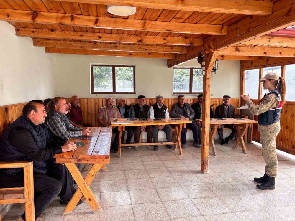 Kars’ta Güvenlik Çalışmaları.. Jandarma ve Polis Sahada Bilgilendirdi!