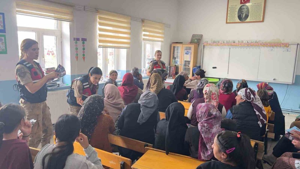Kars’ta Güvenlik Çalışmaları.. Jandarma ve Polis Sahada Bilgilendirdi!