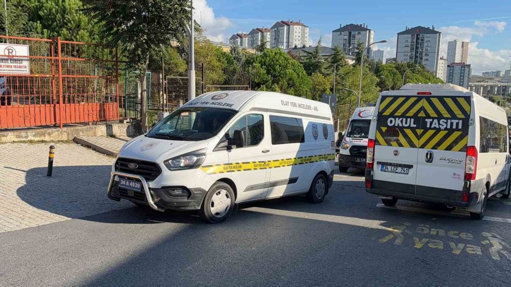 İstanbul Başakşehir’de Ortaokulda Bıçaklı Saldırı.. 1’i Kritik 8 Yaralı Var!