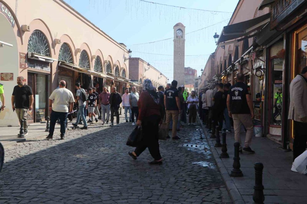 Adana’da Büyük Saat Kulesi Çevresinde Yeni Dönem.. Cadde Gece Trafiğe Kapalı!