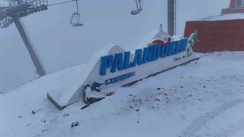 Palandöken’de Kar Görüldü.. Zirvede Kar Kalınlığı 5 Santimetreye Ulaştı!
