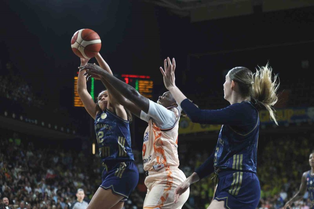 FIBA Kadınlar Süper Kupa’da Şampiyon Fenerbahçe Tarfin.. Kupa 3’üncü Kez Geldi!