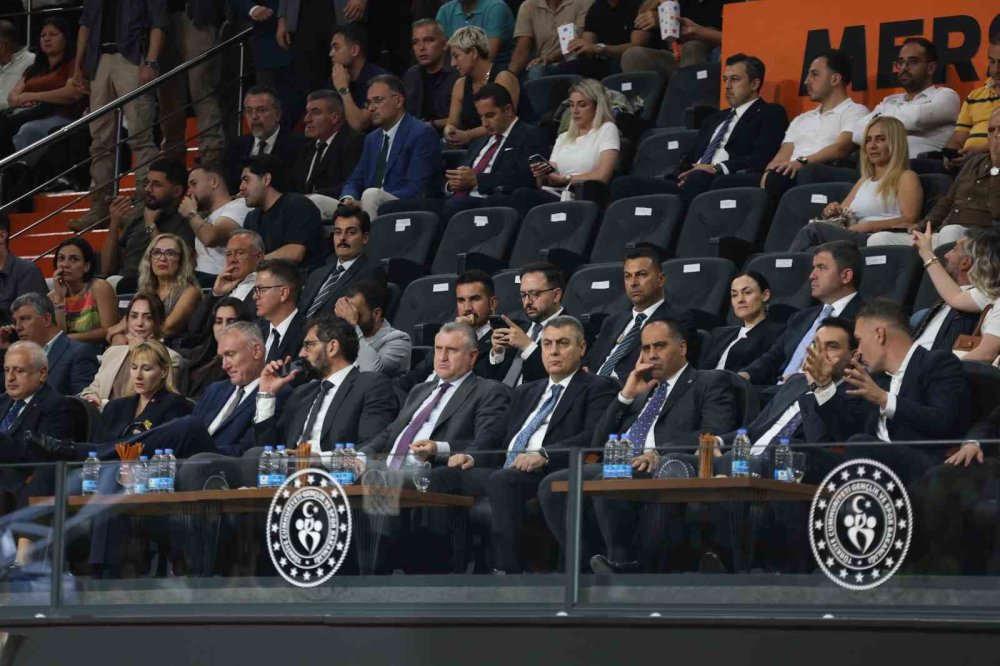 FIBA Kadınlar Süper Kupa’da Şampiyon Fenerbahçe Tarfin.. Kupa 3’üncü Kez Geldi!