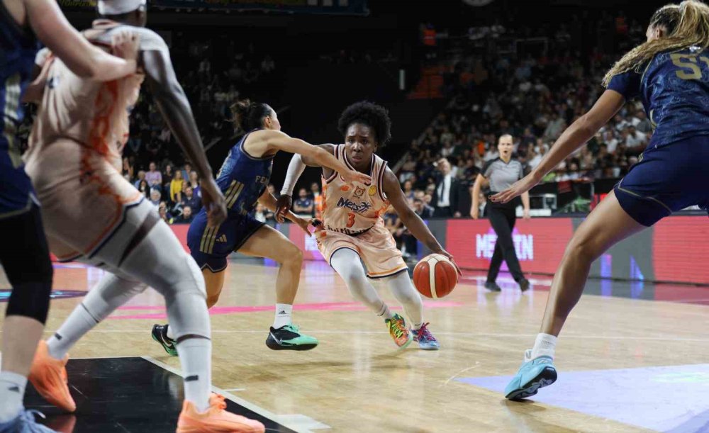 FIBA Kadınlar Süper Kupa’da Şampiyon Fenerbahçe Tarfin.. Kupa 3’üncü Kez Geldi!