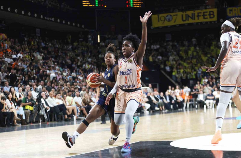 FIBA Kadınlar Süper Kupa’da Şampiyon Fenerbahçe Tarfin.. Kupa 3’üncü Kez Geldi!