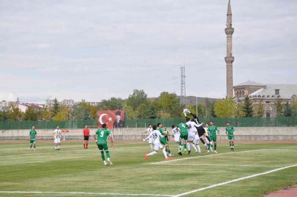 Kars 36 Spor Kupada Yoluna Devam Ediyor.. Fatsa Belediyespor’u Tek Golle Geçti!