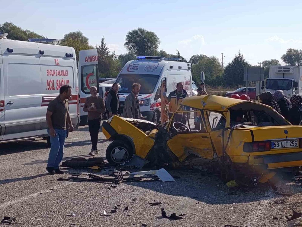 Konya Hüyük’te Feci Kaza.. İki Araç Çarpıştı, 3 Kişi Hayatını Kaybetti!