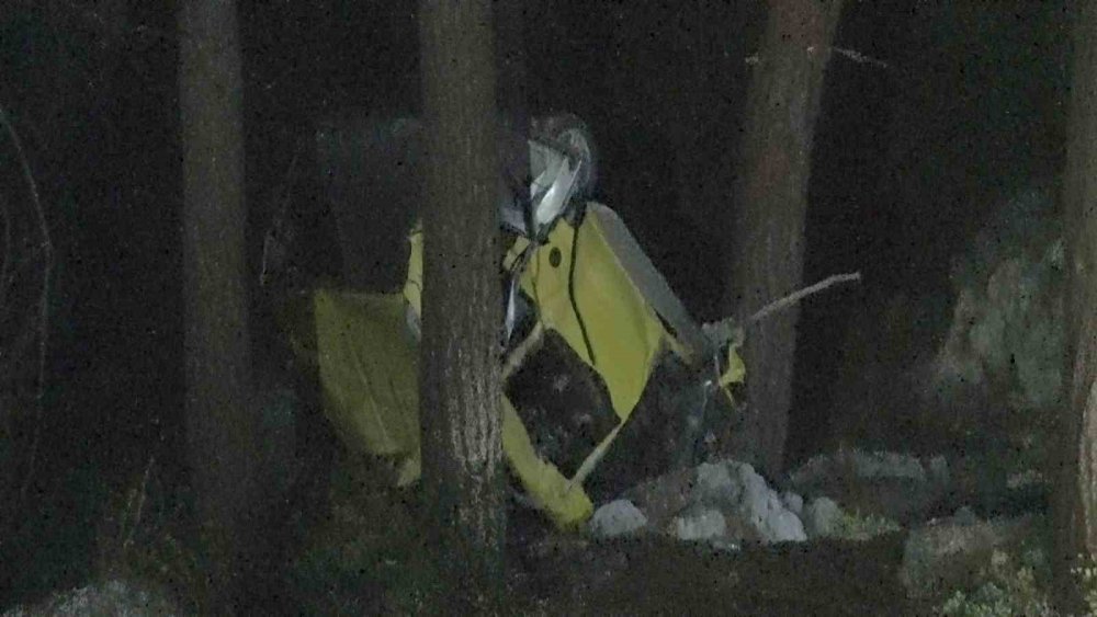 Antalya’nın Konyaaltı İlçesinde Hafif Ticari Araç Uçuruma Yuvarlandı.. 2 Ölü, 4 Yaralı!
