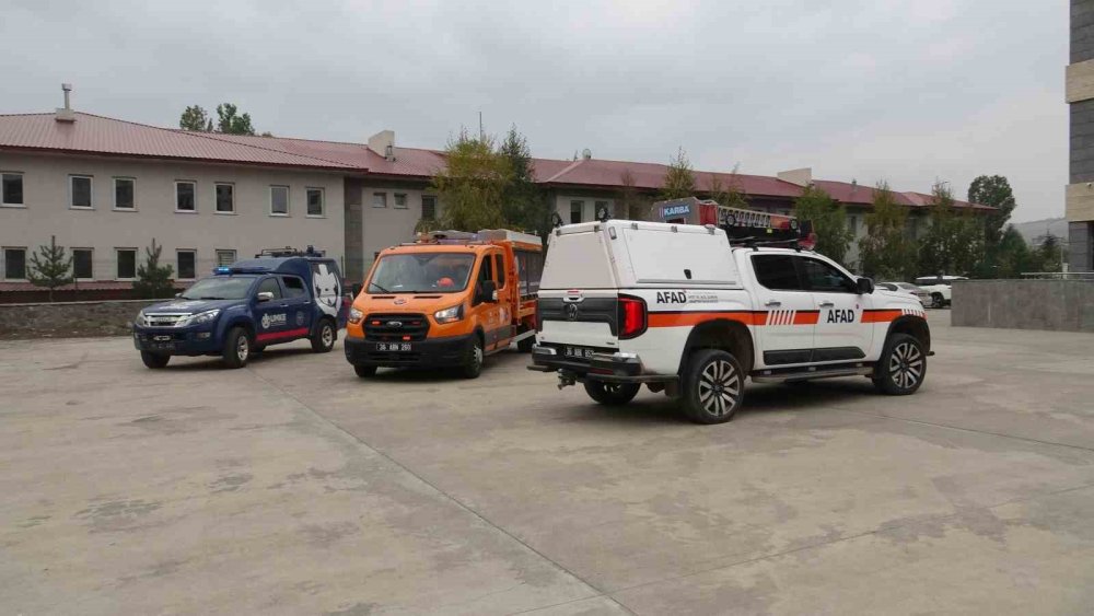 Okulda Afet Tatbikatı Yapıldı.. Öğrenciler 45 Saniyede Tahliye Sürecine Başladı!