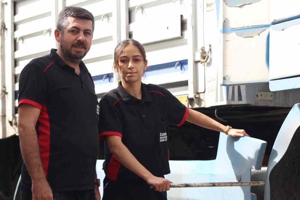 Babasının Yanında Mesleği Öğrendi.. 17 Yaşındaki Fatma Ustalığa Hazırlanıyor!