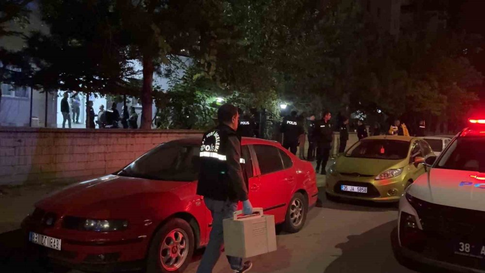 Kayseri’de Tartışma Cinayetle Bitti.. Babasını Öldüren Oğlu İlaç İçti!
