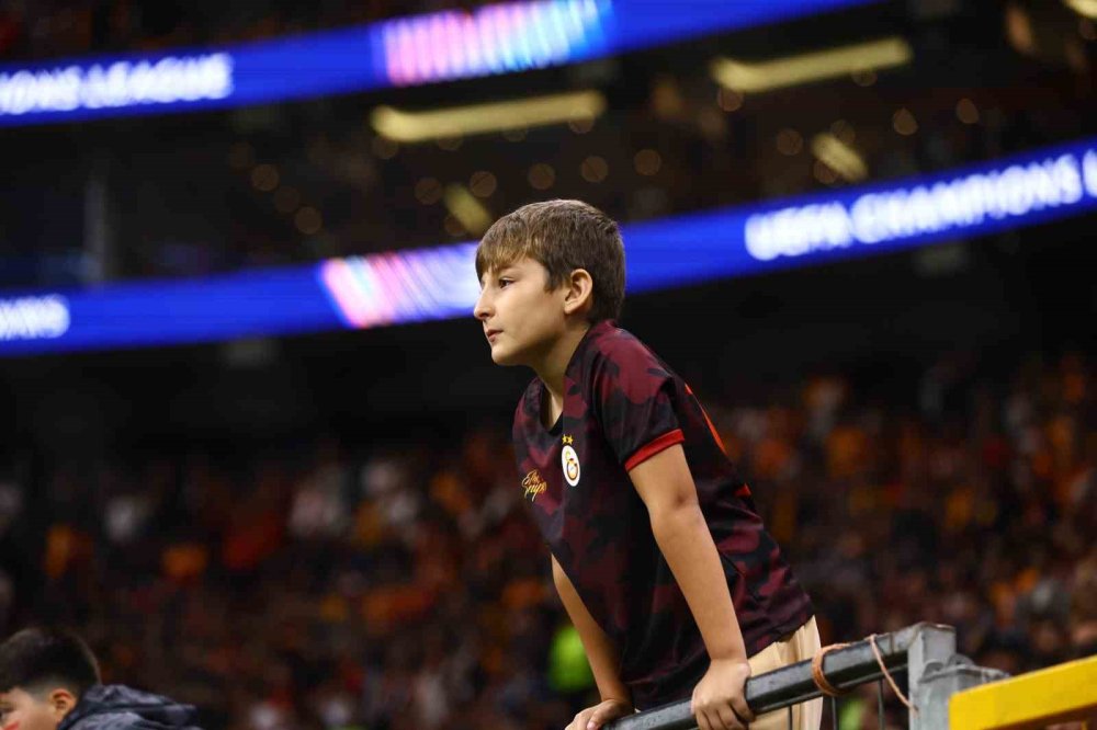 Uefa Şampiyonlar Ligi: Galatasaray: 1 - Barcelona: 4 (maç Sonucu)