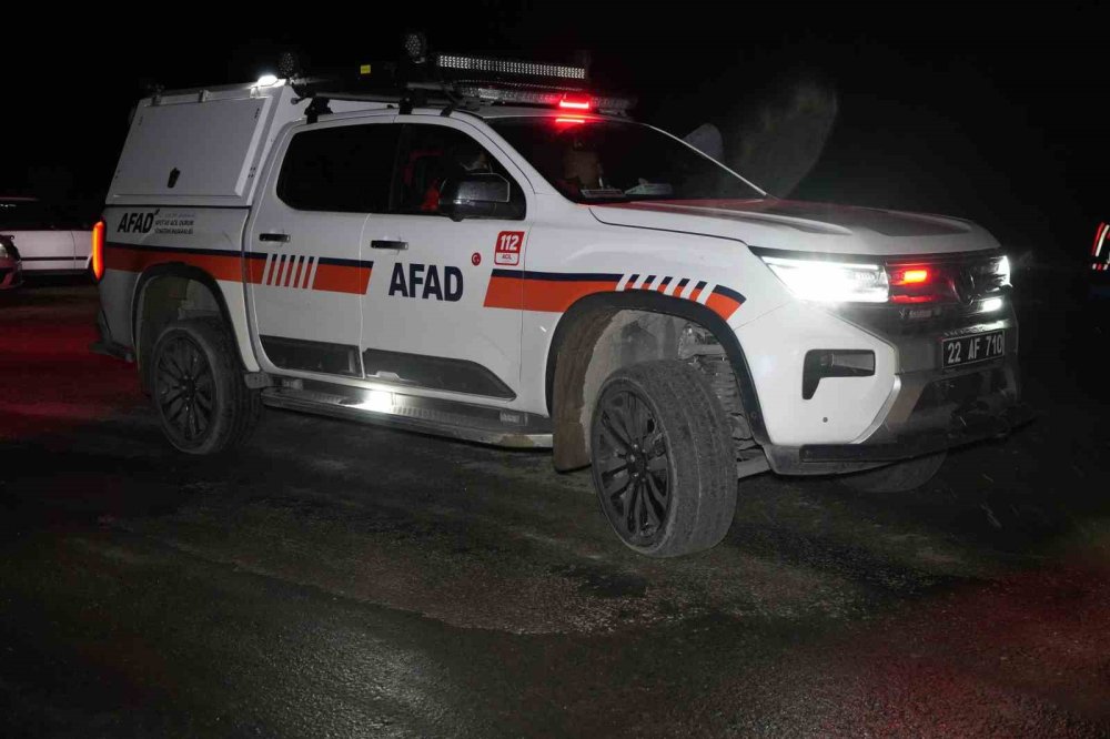 Meriç Nehri’ni Geçmeye Çalışan Aileden Acı Haber.. İki Çocuk Aranıyor!