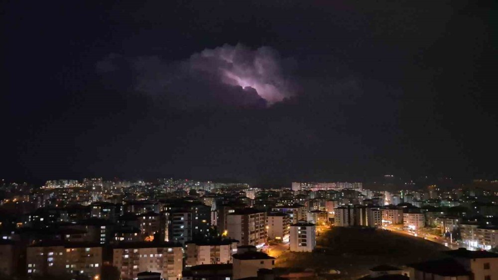 Kars’ta Gece Boyu Süren Sağanak.. Meteoroloji Bölgede Yağışın Süreceğini Bildirdi!