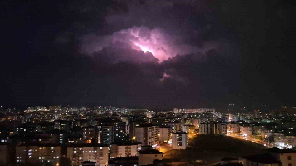 Kars’ta Gece Boyu Süren Sağanak.. Meteoroloji Bölgede Yağışın Süreceğini Bildirdi!