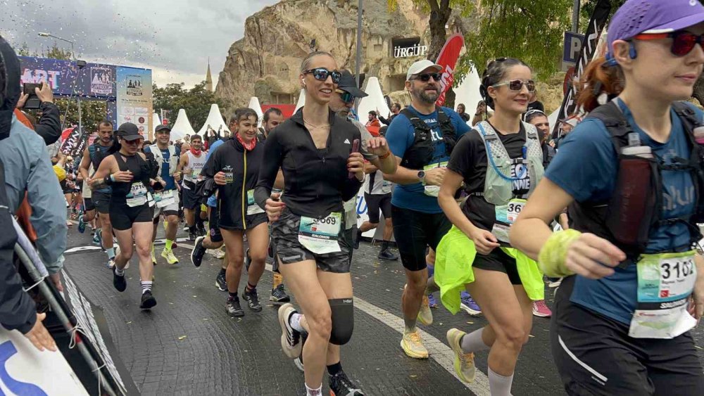 Ürgüp’te Uluslararası Patika Koşusu Heyecanı.. 78 Ülkeden Binlerce Sporcu Parkurda!