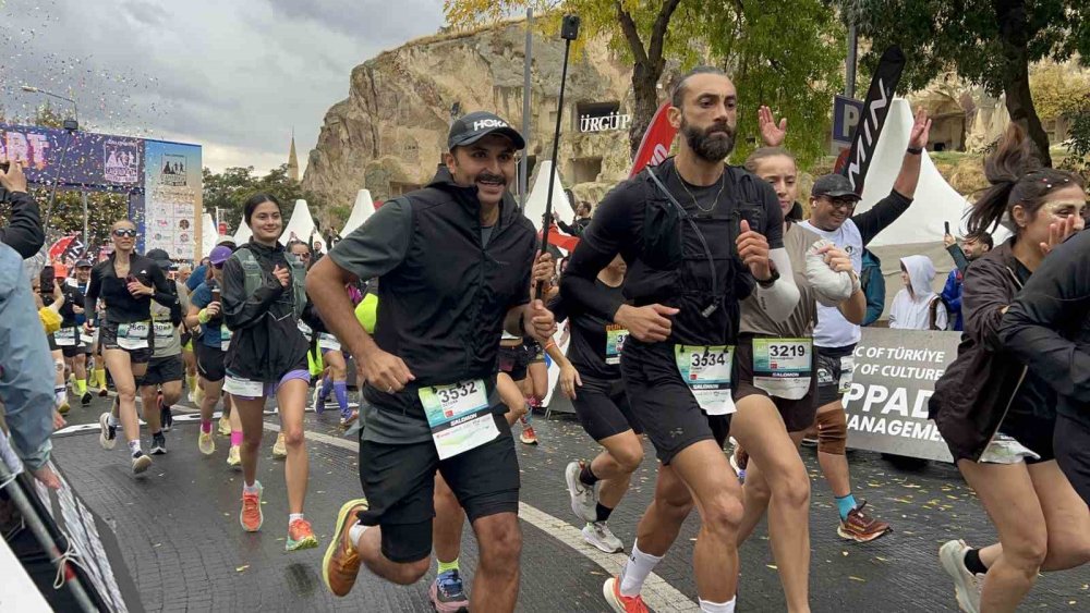 Ürgüp’te Uluslararası Patika Koşusu Heyecanı.. 78 Ülkeden Binlerce Sporcu Parkurda!