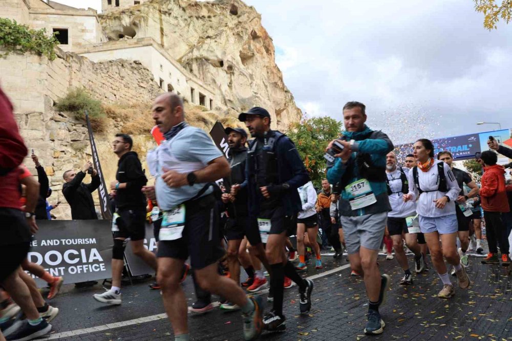Ürgüp’te Uluslararası Patika Koşusu Heyecanı.. 78 Ülkeden Binlerce Sporcu Parkurda!