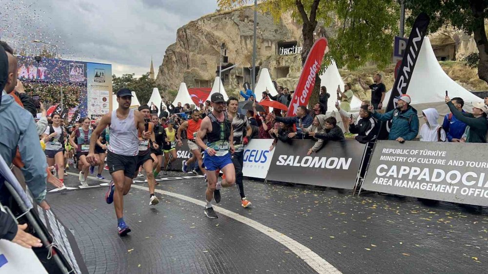 Ürgüp’te Uluslararası Patika Koşusu Heyecanı.. 78 Ülkeden Binlerce Sporcu Parkurda!