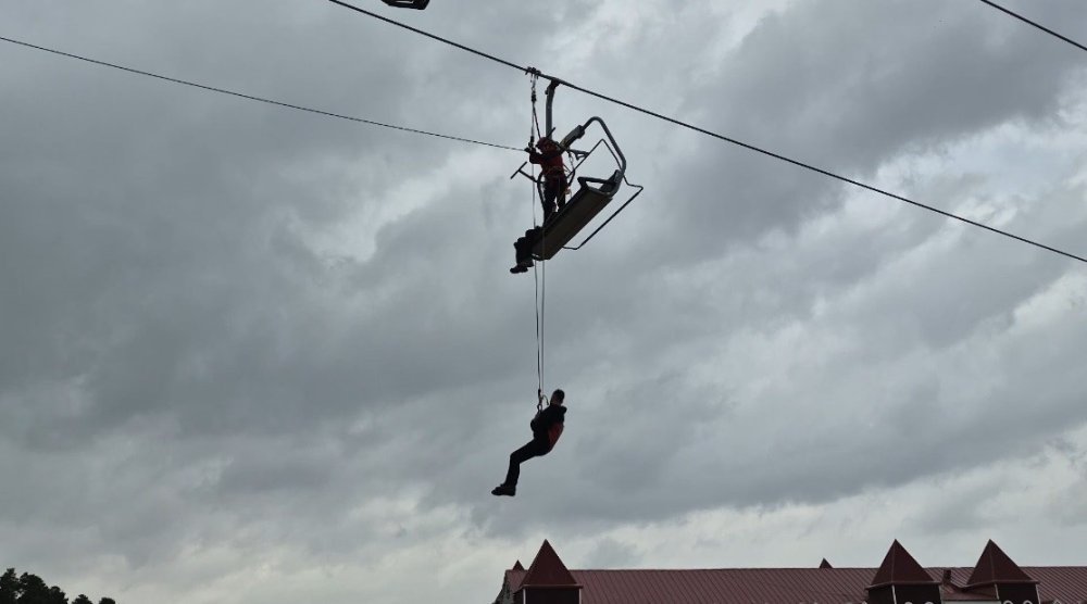 Kars Sarıkamış’ta Kayak Sezonu Öncesi Telesiyej Tatbikatı.. Ekipler Tahliye Çalıştı!