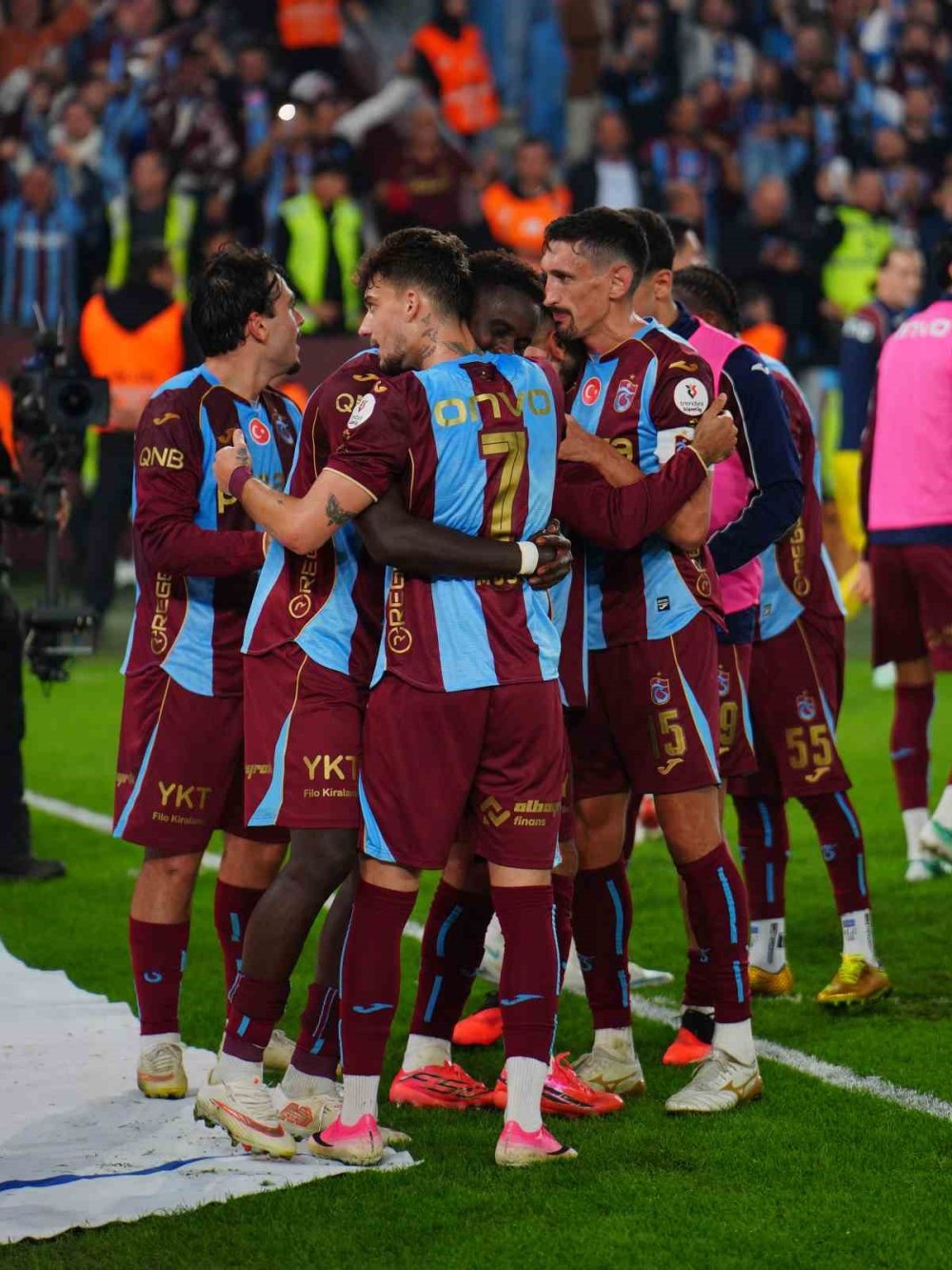 Haftanın Maçları Sona Erdi.. Galatasaray Liderliğini, Trabzonspor Galibiyetini Korudu!