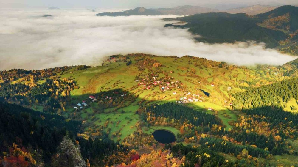 Artvin’de Sonbahar Manzaraları Öne Çıkıyor.. Yusufeli Barajı Dört Barajın Üretimini Artırdı!