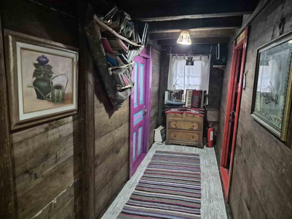 Borçka’da Eski Ahşap Evler Turizme Kazandırılıyor.. Odalara Şairlerin İsimleri Veriliyor!