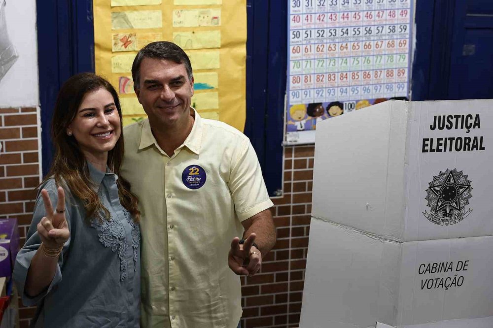 Brezilya'da İkinci Tur Seçimi Yapılıyor.. Lula ile Flavio Bolsonaro Karşı Karşıya!