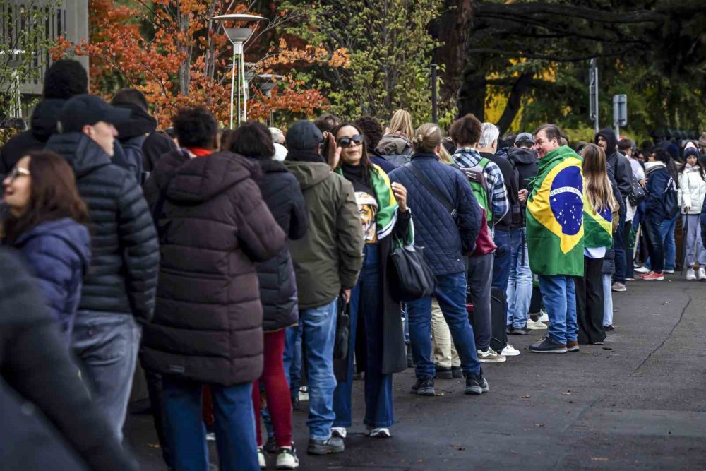 Brezilya'da İkinci Tur Seçimi Yapılıyor.. Lula ile Flavio Bolsonaro Karşı Karşıya!