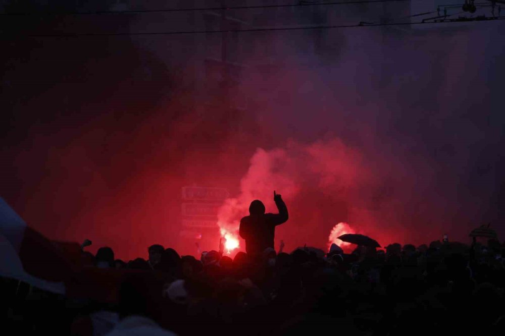 Fransa Genelinde Hayat Pahalılığı Protestoları.. Yaklaşık Bin Kişi Gözaltına Alındı!