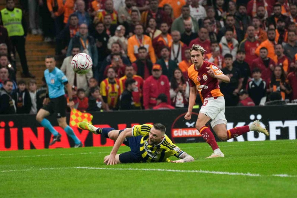 Süper Lig'de Haftanın Maçları Tamamlandı.. Galatasaray Lider, Trabzonspor Takipte!
